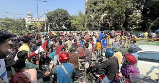 রাজধানীতে অটোরিকশা চালকদের অবরোধ-বিক্ষোভ, ভোগান্তিতে নগরবাসী